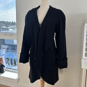 Stephanie Matthews Black Wool 3 Hook Ruffle Mid Length Open Long Sleeve Coat XL